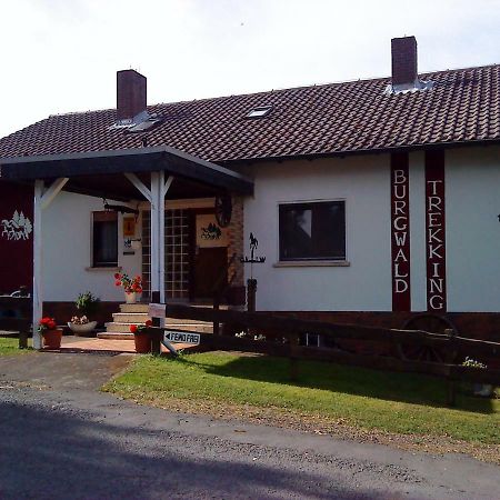 Gaestehaus Burgwald-Trekking Hotel Mittelsimtshausen Exterior foto