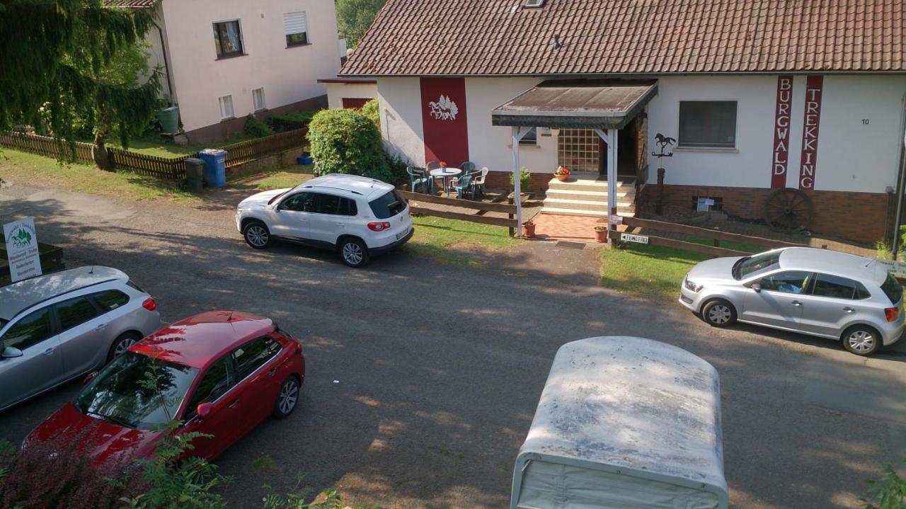 Gaestehaus Burgwald-Trekking Hotel Mittelsimtshausen Exterior foto